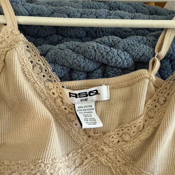 Lace Trim Ribbed Tank Top - Picture 3 of 3